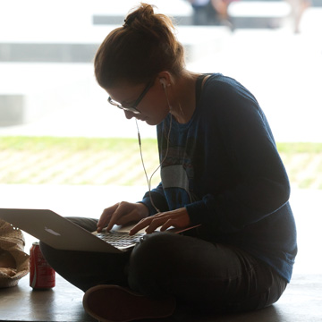Degree in Marketing + Mention in Corporate Communication